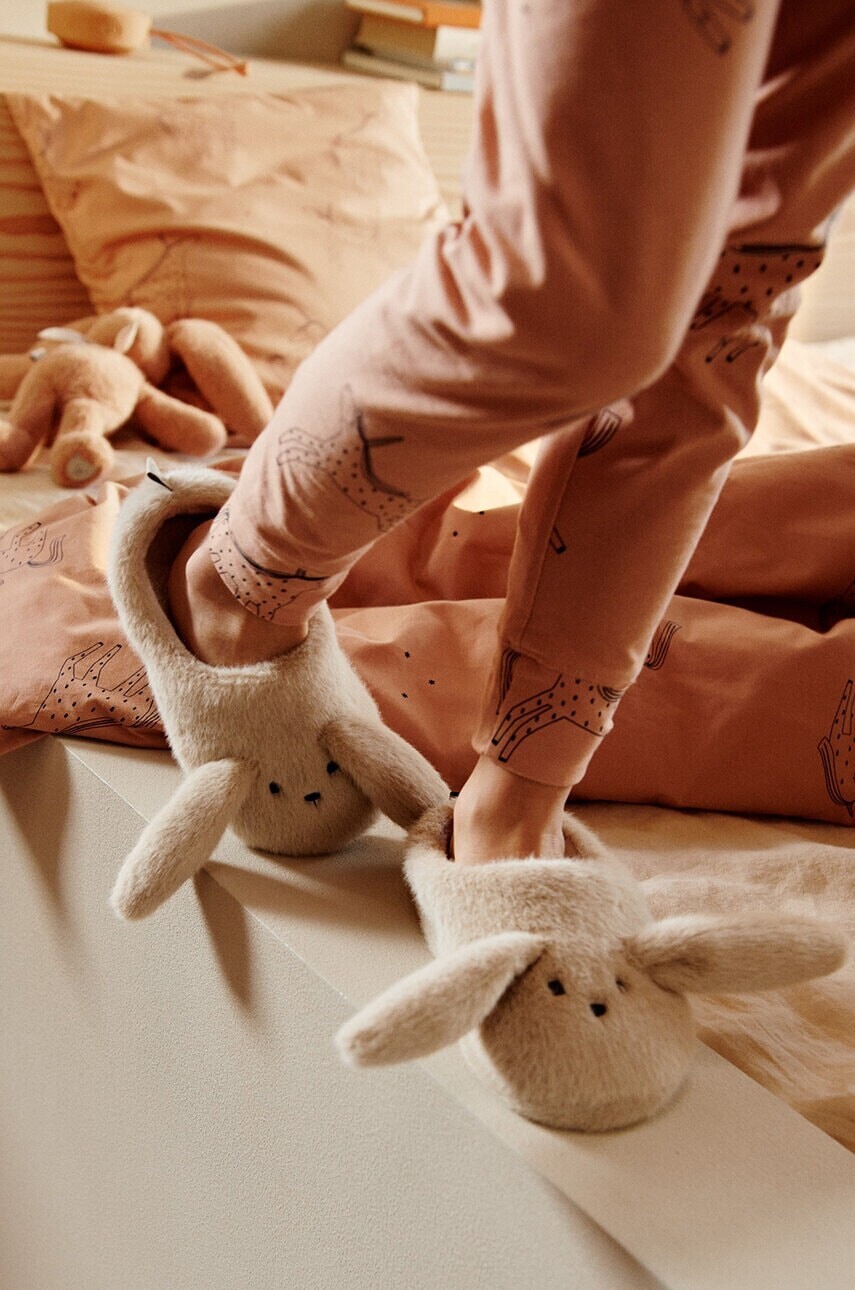 Detské papuče Liewood Aviaja Rabbit Slippers béžová farba, LW19586