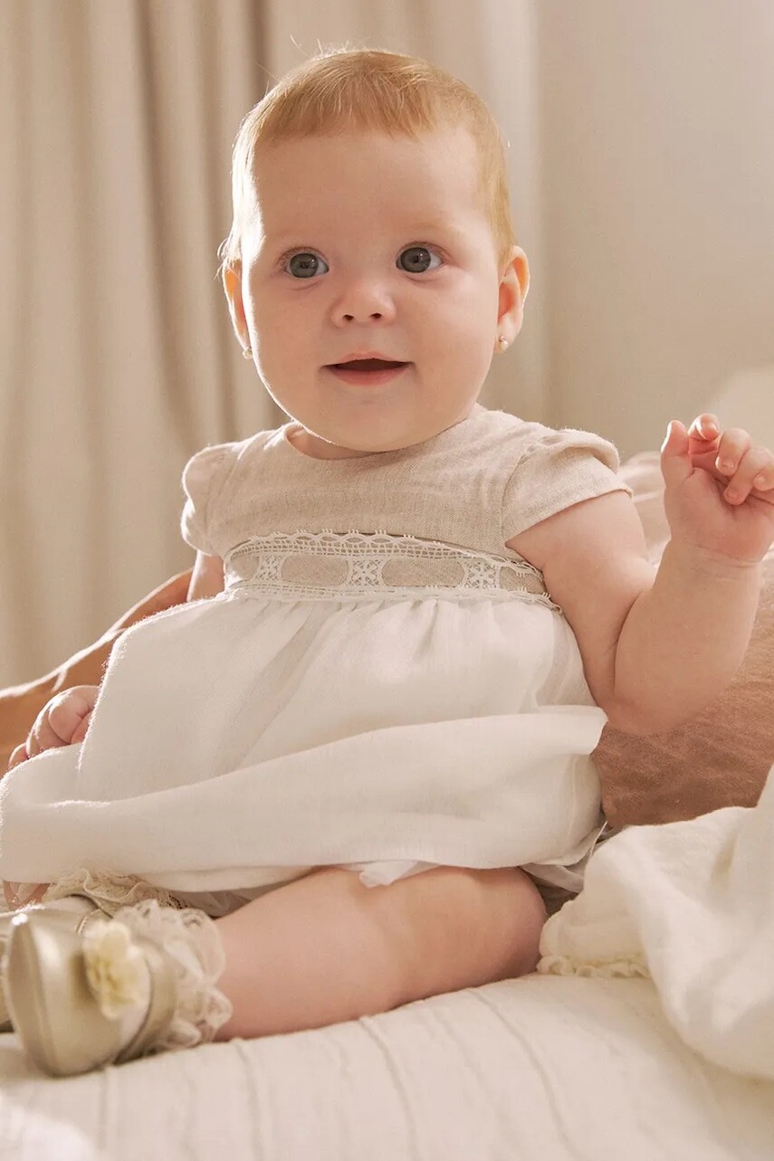 Šaty pre bábätká s prímesou ľanu Mayoral Newborn biela farba, mini, áčkový strih, 1857