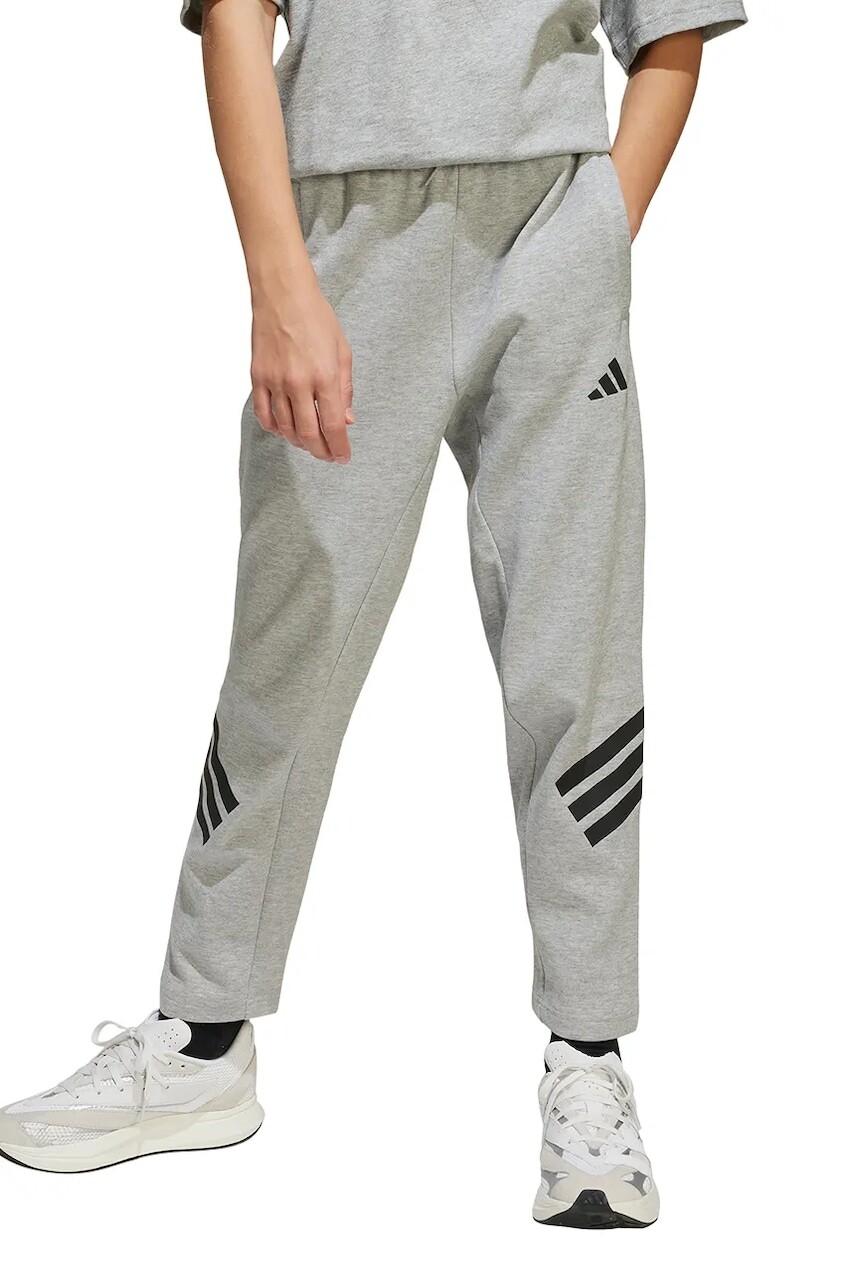 Detské tepláky adidas šedá farba, s potlačou, JJ4811