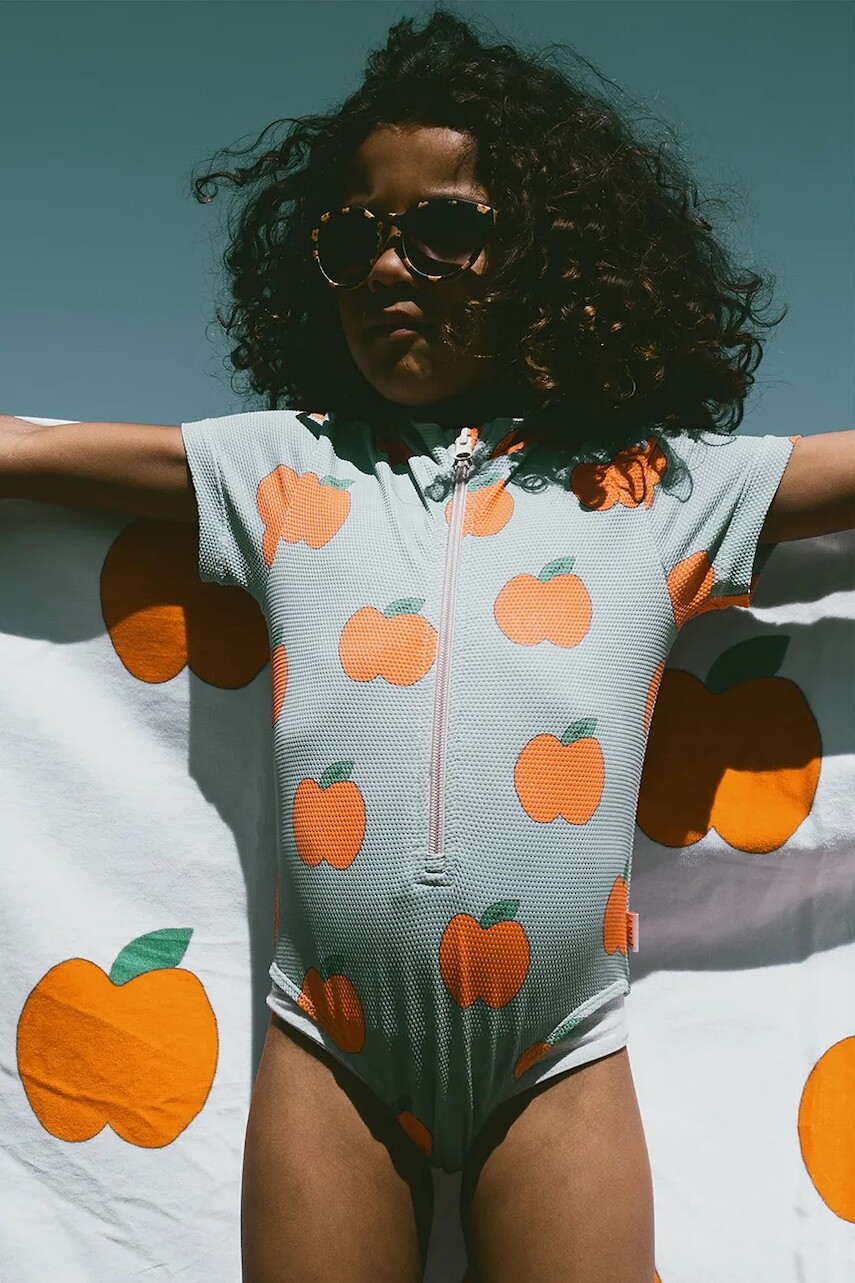 Jednodielne detské plavky Tinycottons APPLES SWIMSUIT SS25-280