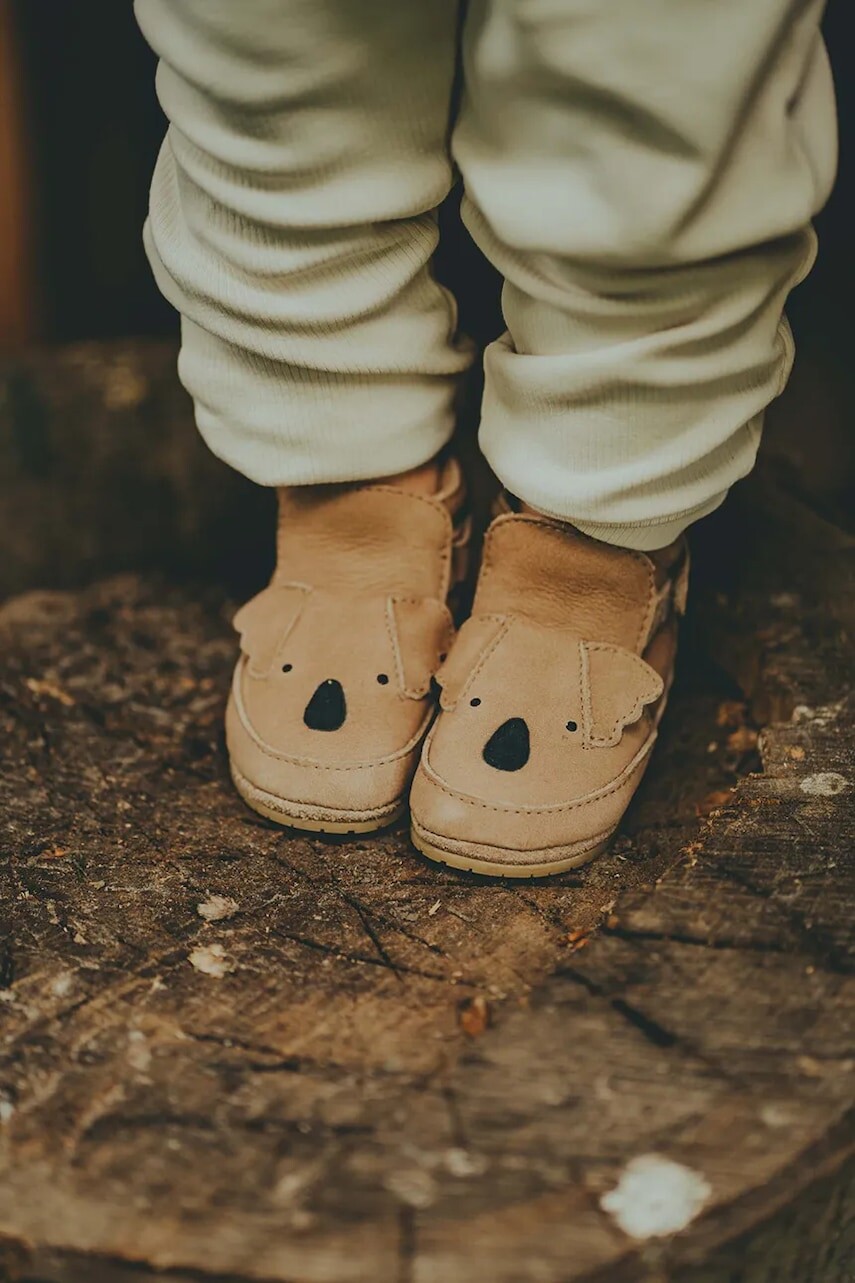 Semišové topánky pre bábätká Donsje Morris Sneakers Koala béžová farba, 1036303