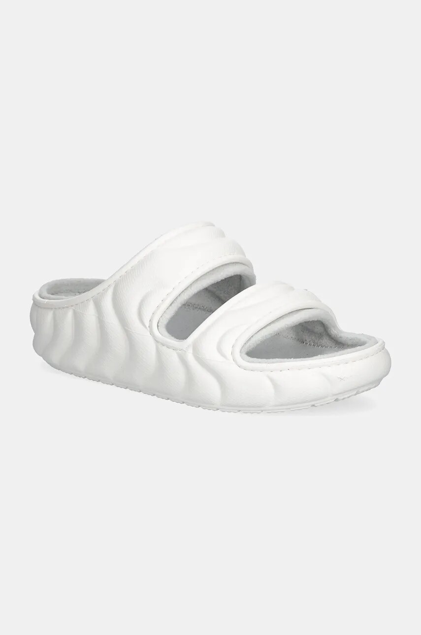 Šľapky Crocs Classic Cozzy Overpuff Sandal biela farba, 210074