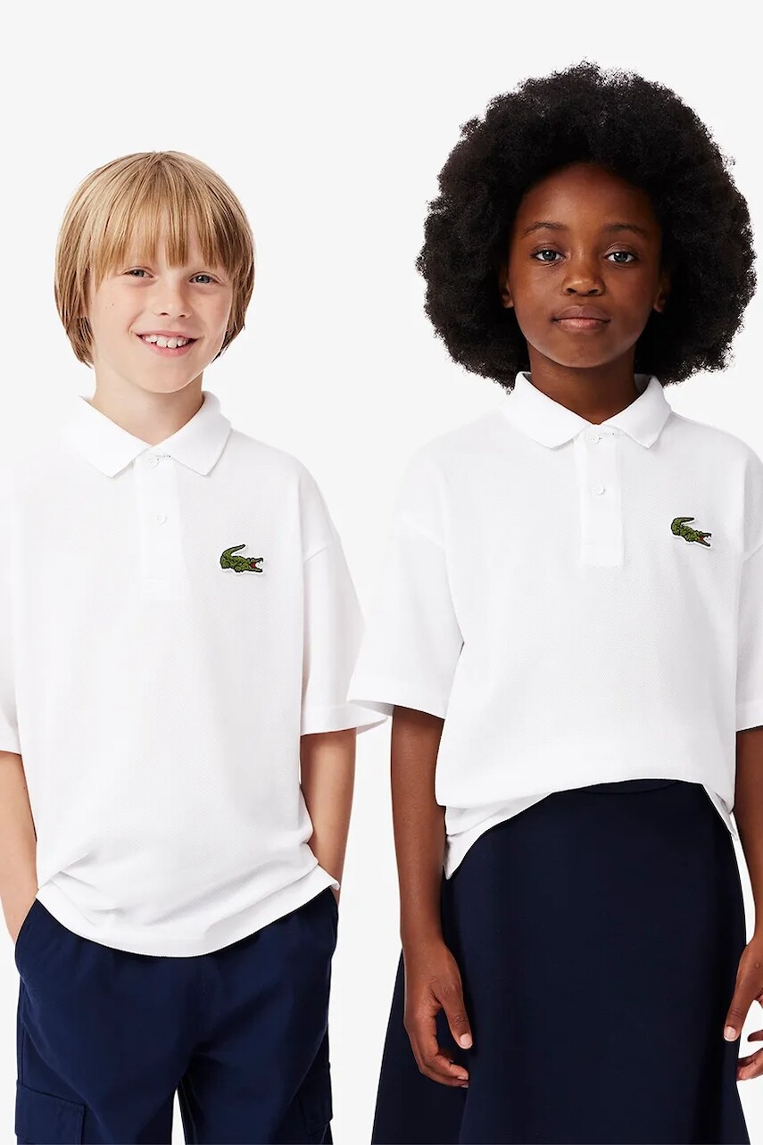 Detská bavlnená polokošeľa Lacoste biela farba, s nášivkou, PJ2482