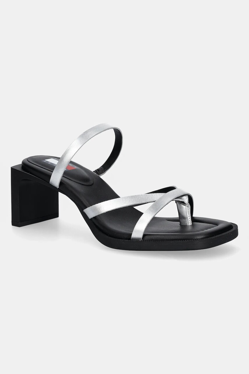 Kožené šľapky Tommy Jeans THE SOHO SANDAL METALLIC dámske, strieborná farba, na podpätku, EN0EN02801