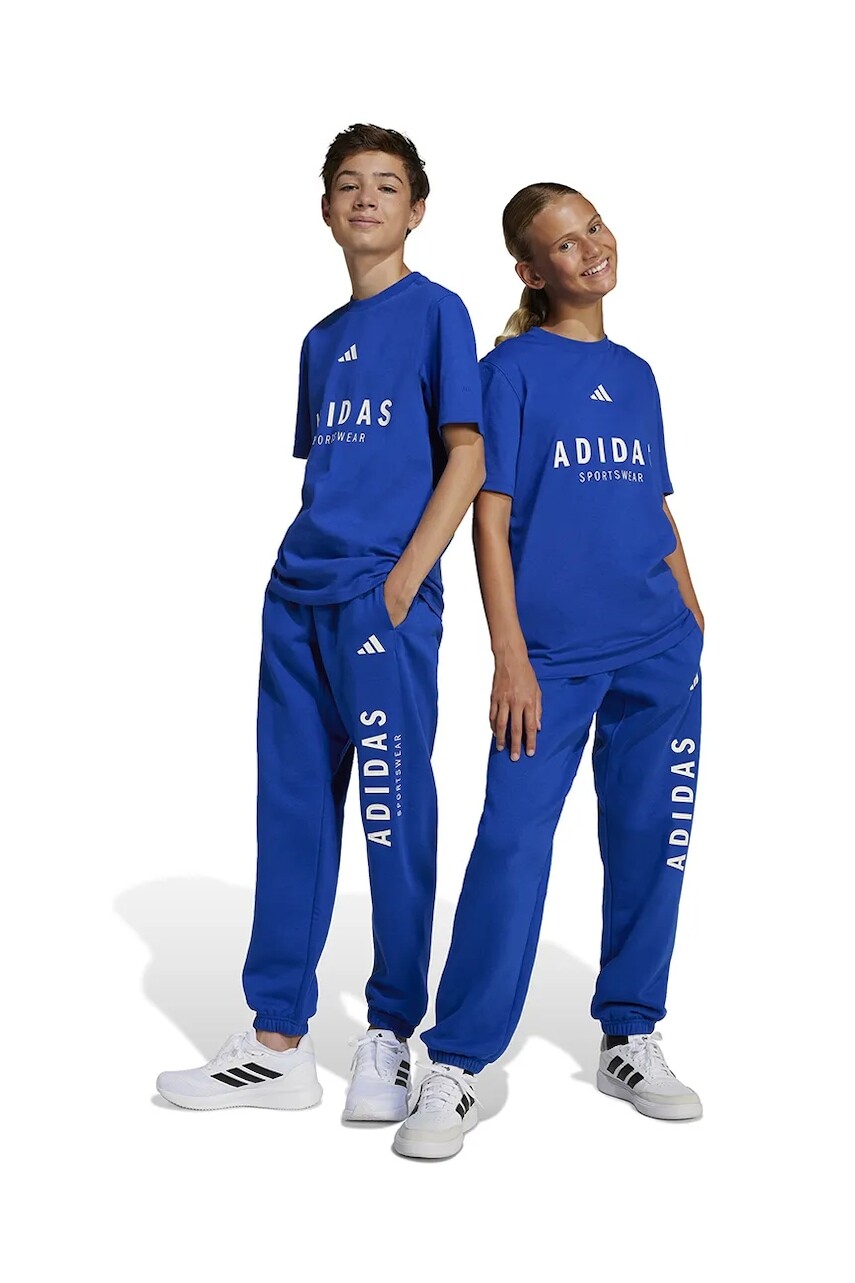 Detské tepláky adidas s potlačou, JC7613