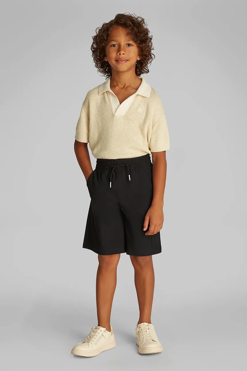 Detské krátke nohavice Calvin Klein Jeans čierna farba, IB0IB02512