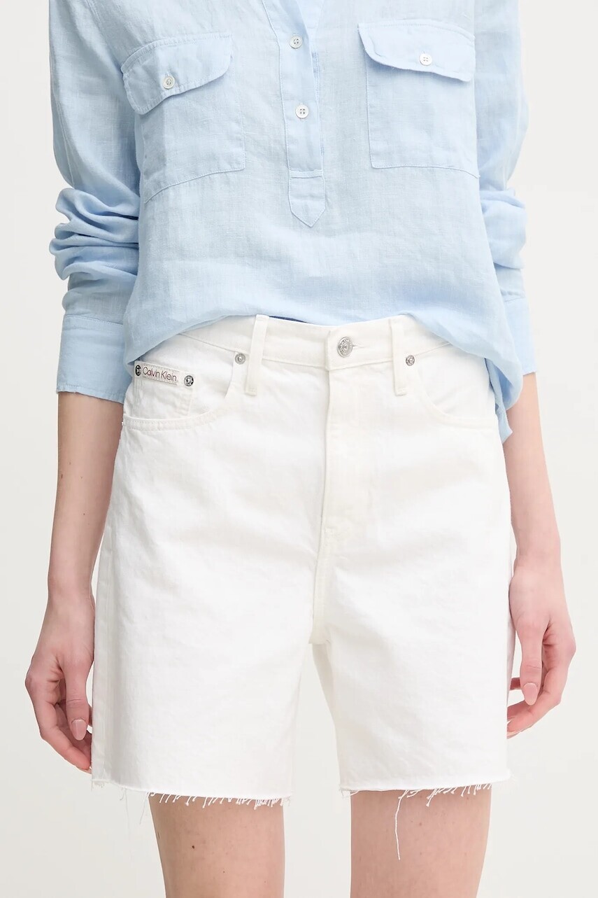 Rifľové krátke nohavice Calvin Klein Jeans dámske, biela farba, jednofarebné, vysoký pás, J20J225201