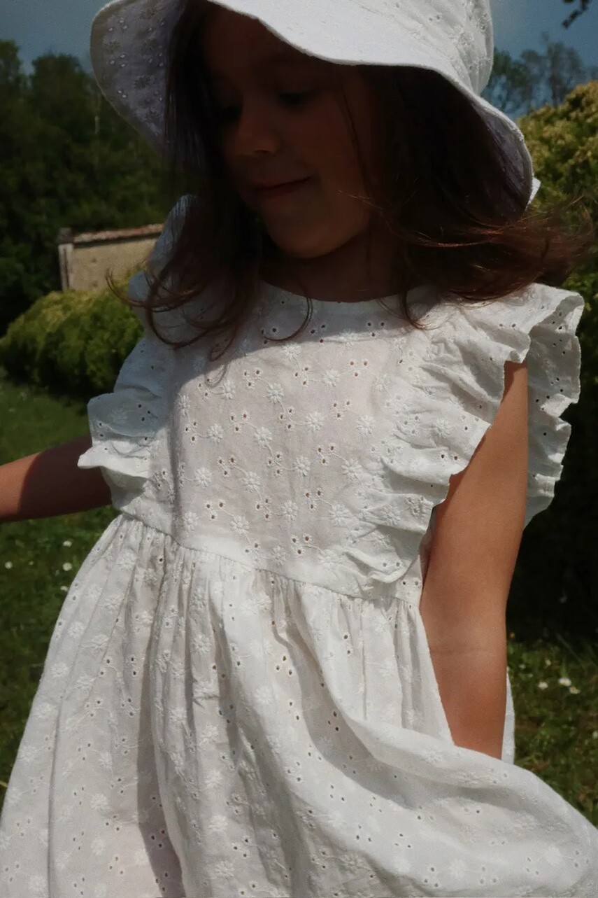 Dievčenské bavlnené šaty Konges Sløjd LACEY DRESS biela farba, mini, áčkový strih, KS102284