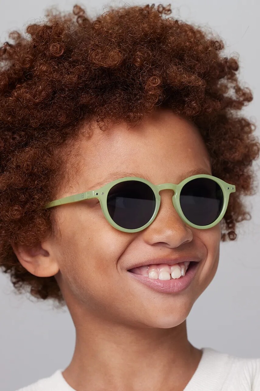 Slnečné okuliare IZIPIZI IZIPIZI JUNIOR SUN #d Pear zelená farba, #d