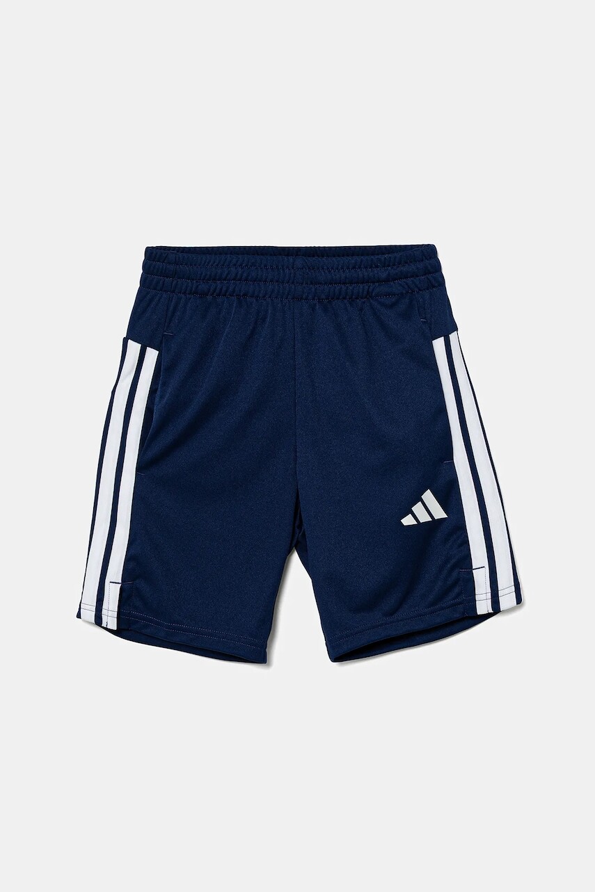 Detské krátke nohavice adidas s nášivkou, nastaviteľný pás JJ1040