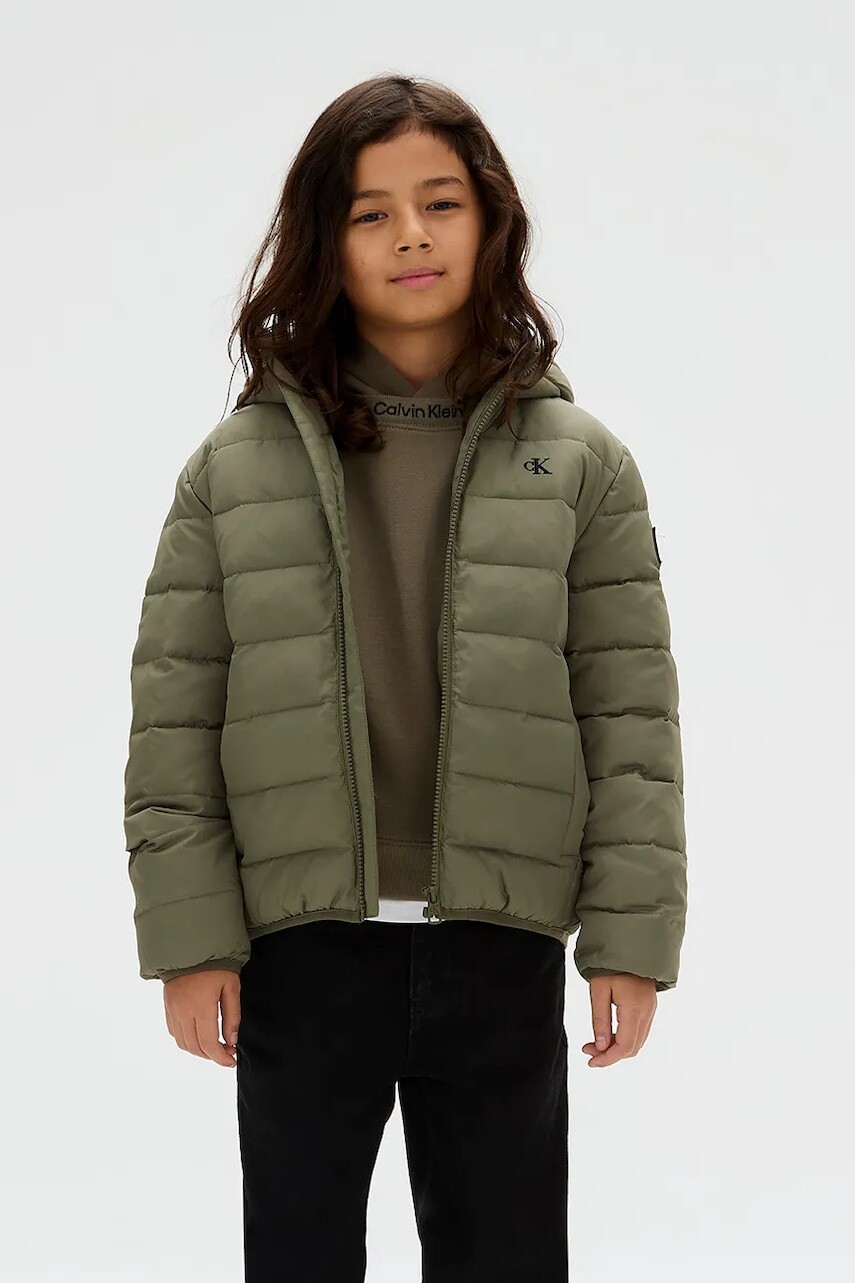 Páperová bunda Calvin Klein Jeans zelená farba, IB0IB02174