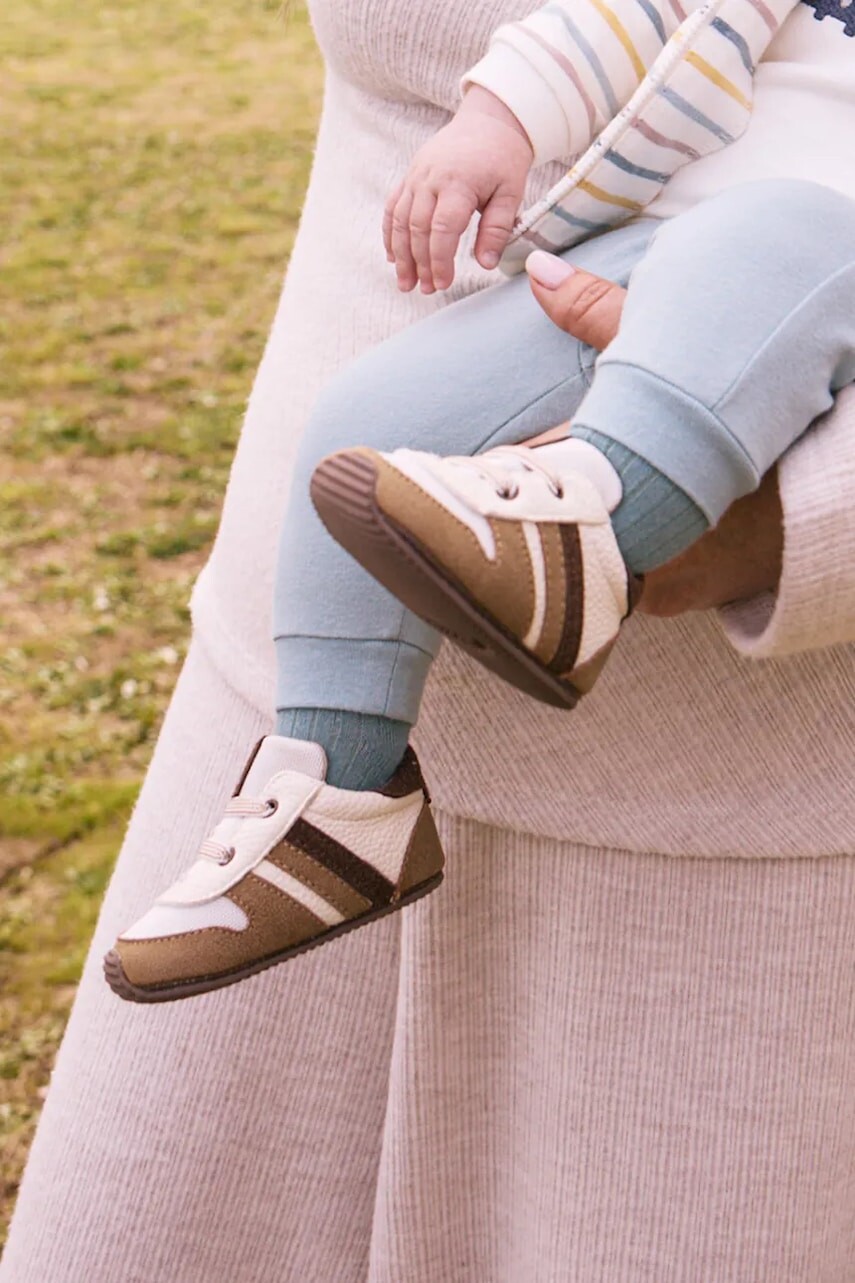 Topánky pre bábätká Mayoral Newborn hnedá farba, 9953