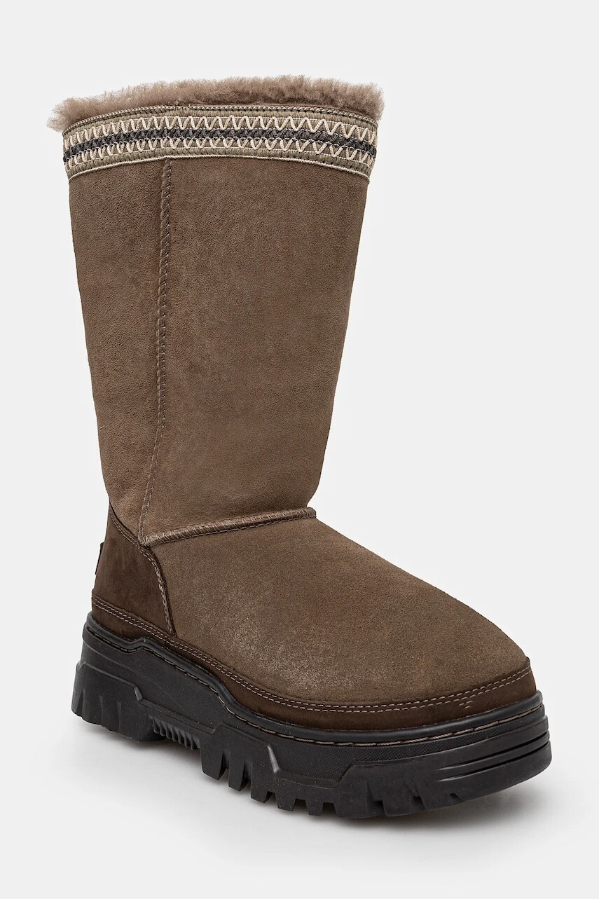 Snehule UGG Classic Tall Trailgazer hnedá farba, 1158323-HCK