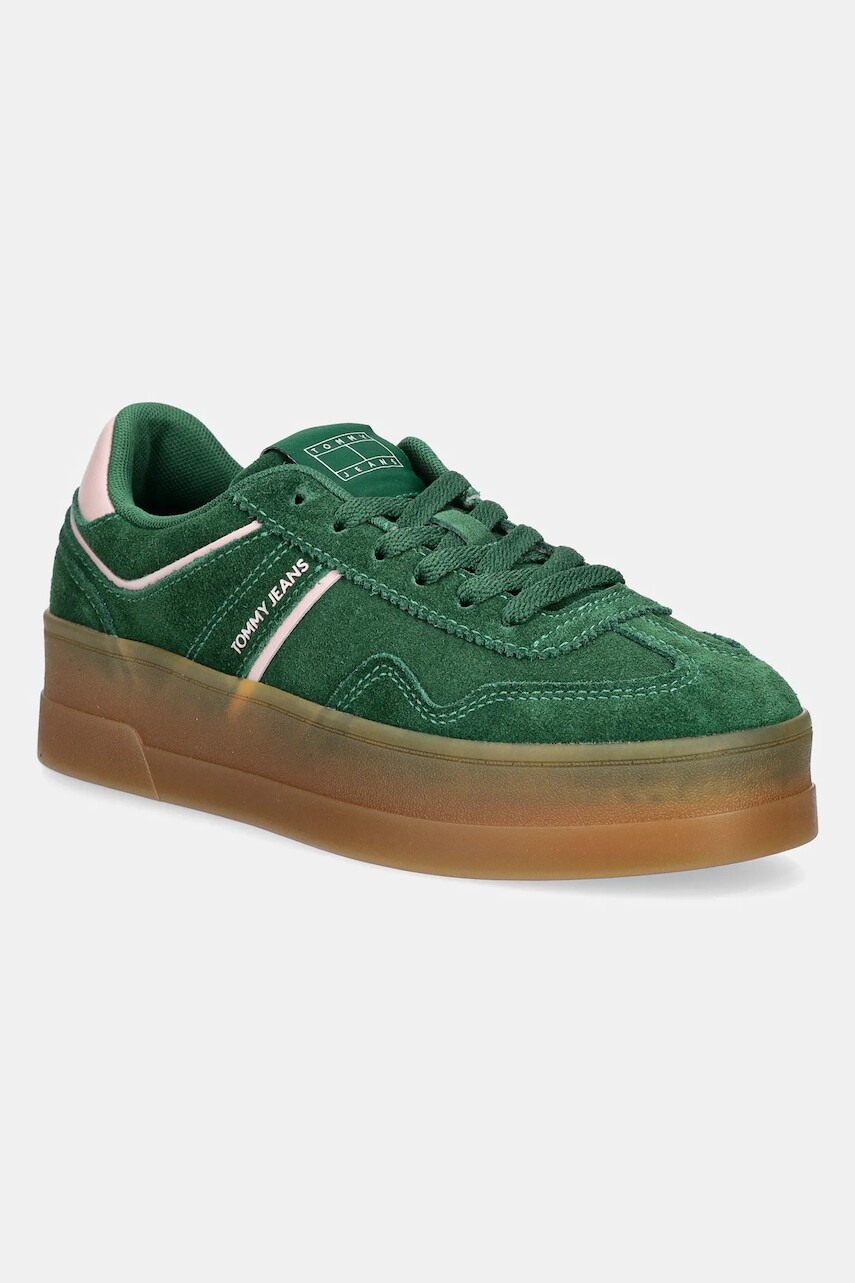 Semišové tenisky Tommy Jeans THE GREENWICH FLATFORM SUEDE zelená farba, EN0EN02734