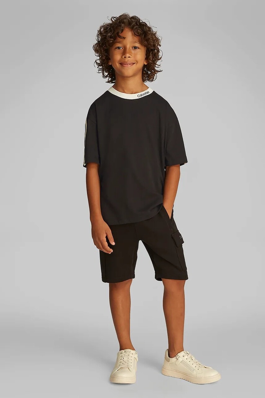 Detské bavlnené tričko Calvin Klein Jeans čierna farba, jednofarebné, IB0IB02457