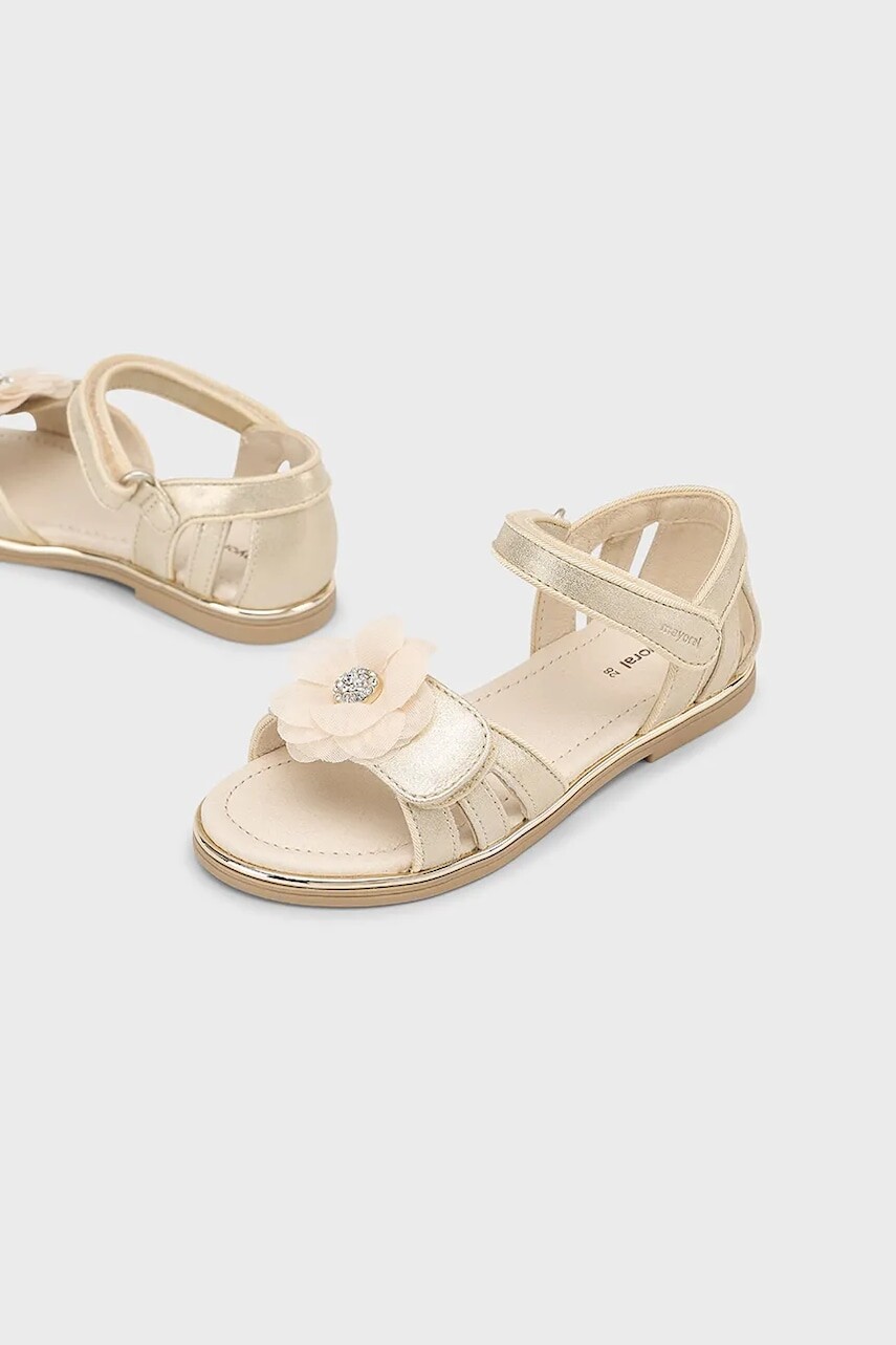 Detské sandále Mayoral zlatá farba, 43625