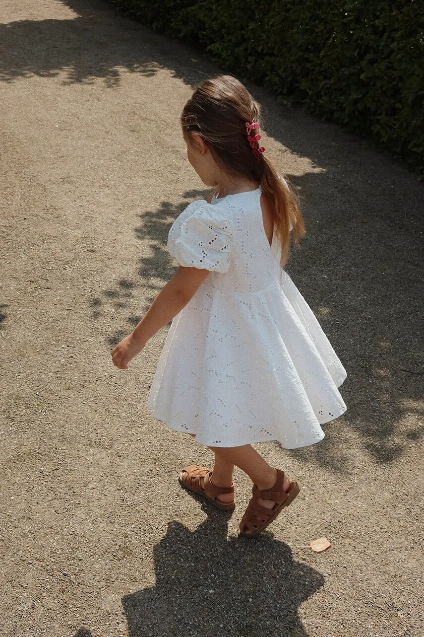 Dievčenské bavlnené šaty Konges Sløjd GLAISE DRESS GOTS biela farba, mini, áčkový strih, KS103166