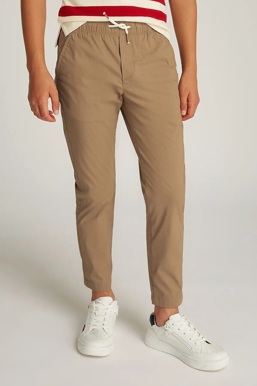 Detské nohavice Tommy Hilfiger hnedá farba, jednofarebné, KB0KB09306
