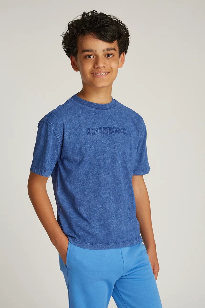 Detské bavlnené tričko Tommy Hilfiger s nášivkou, KB0KB09359