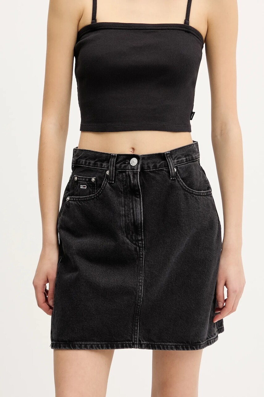 Rifľová sukňa Tommy Jeans čierna farba, mini, rovný strih, DW0DW21275