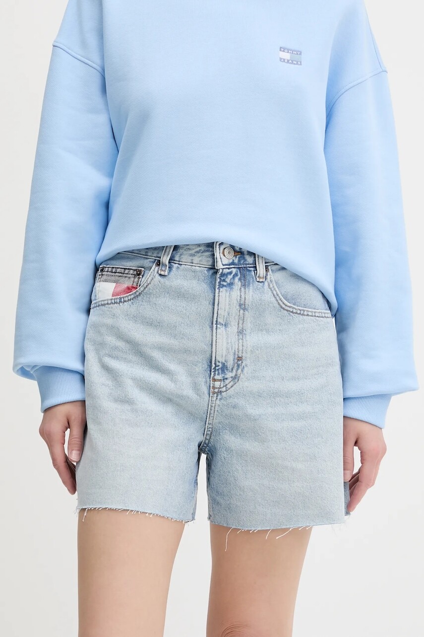 Rifľové krátke nohavice Tommy Jeans jednofarebné, vysoký pás, DW0DW21413