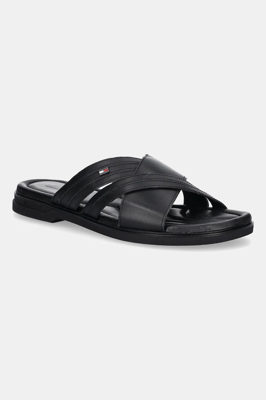 Kožené šľapky Tommy Hilfiger PREMIUM TH CC LTH SANDAL čierna farba, FM0FM05504