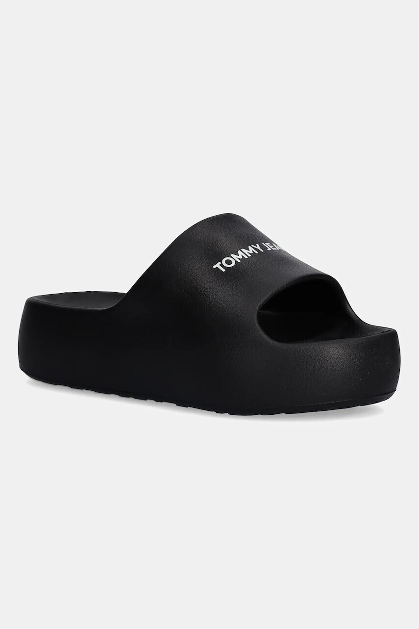Šľapky Tommy Jeans TJW FLATFORM POOL SLIDE ESS dámske, čierna farba, na platforme, EN0EN02763