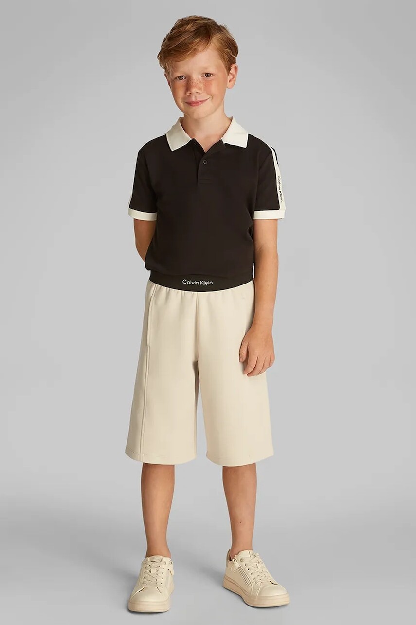 Detské krátke nohavice Calvin Klein Jeans béžová farba, IB0IB02436