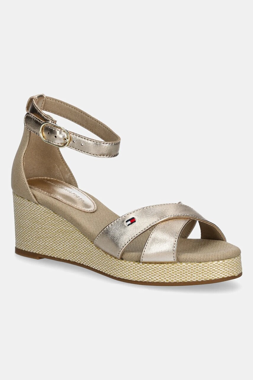 Sandále Tommy Hilfiger FLAG METALLIC MID WEDGE ESPAD zlatá farba, FW0FW08810