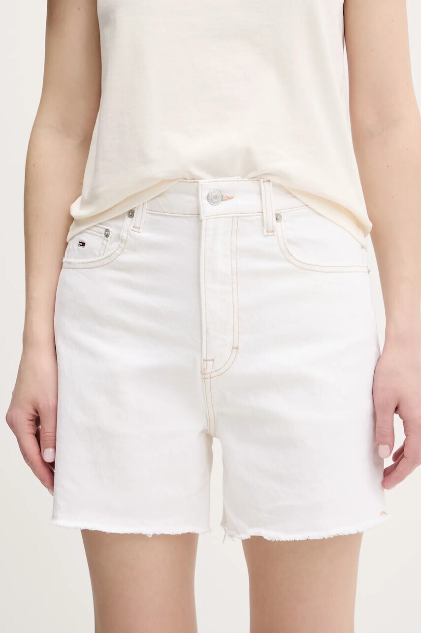 Rifľové krátke nohavice Tommy Jeans béžová farba, jednofarebné, vysoký pás, DW0DW20093