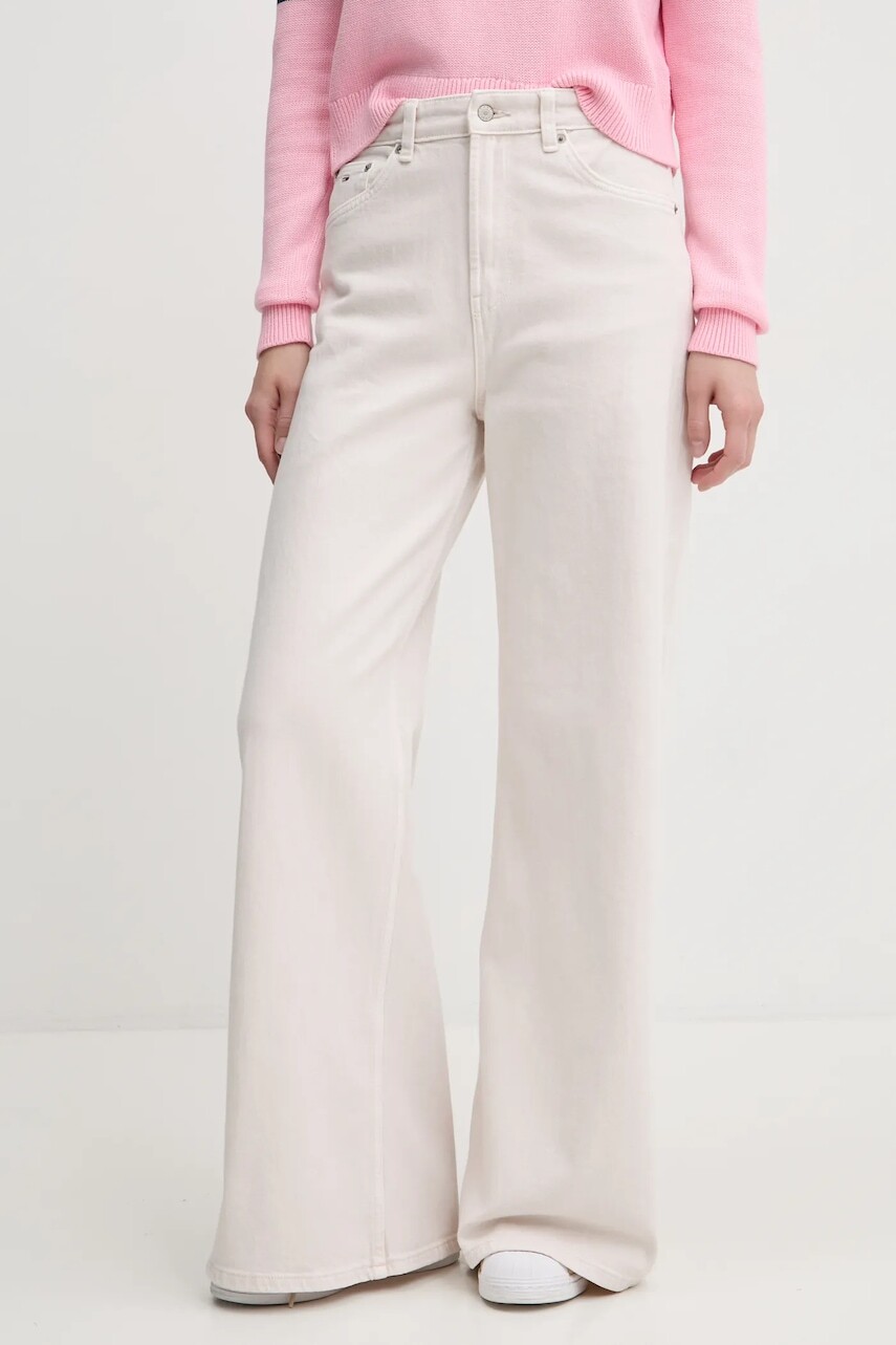 Rifle Tommy Jeans dámske, béžová farba, DW0DW21253