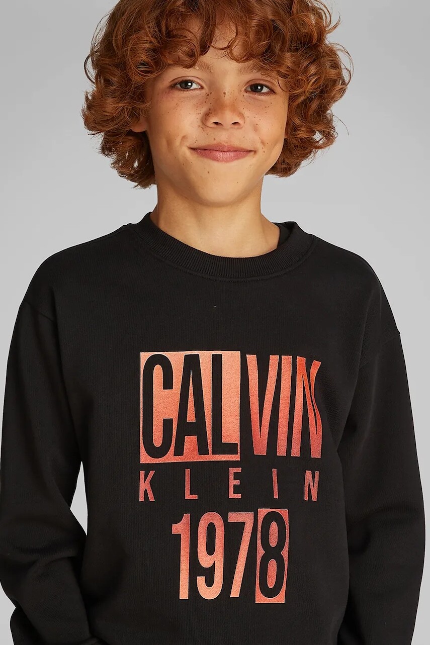 Detská bavlnená mikina Calvin Klein Jeans čierna farba, s potlačou, IB0IB02463