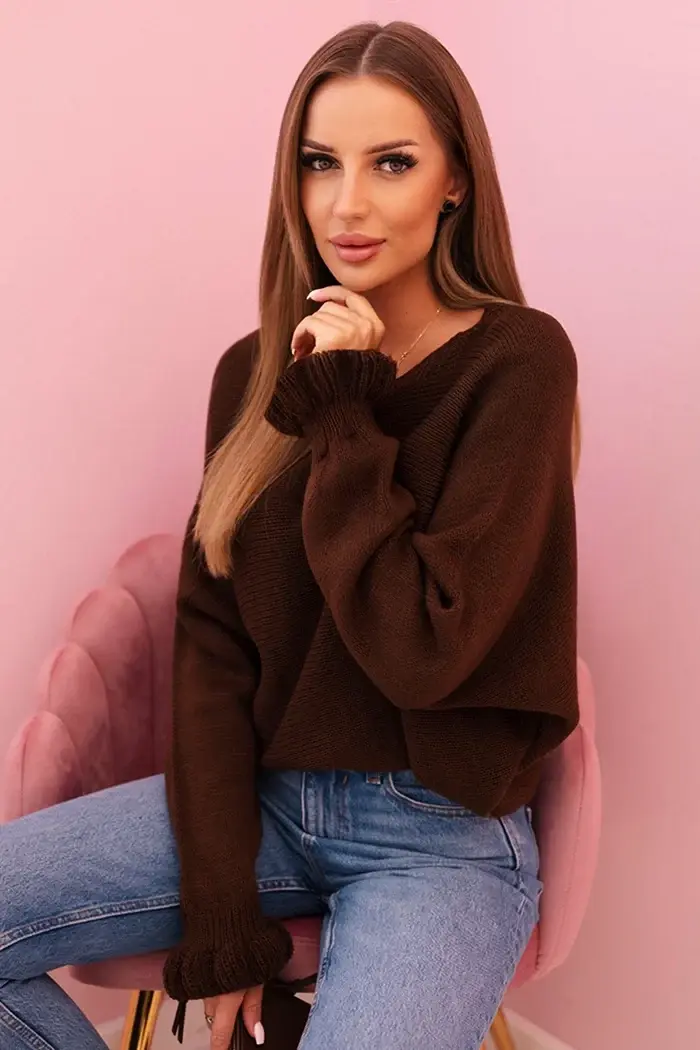 Kesi Włoski Sveter dámsky z mohairu s nariasenými rukávmi a výrezom na chrbte hnedý
