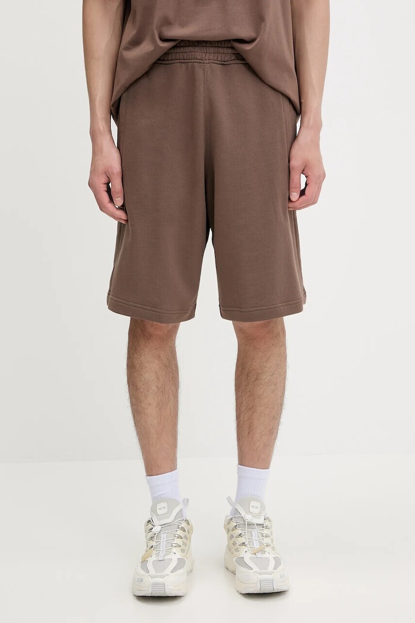 Bavlnené šortky adidas Originals Ess Nc Oc Tee hnedá farba, KE6583