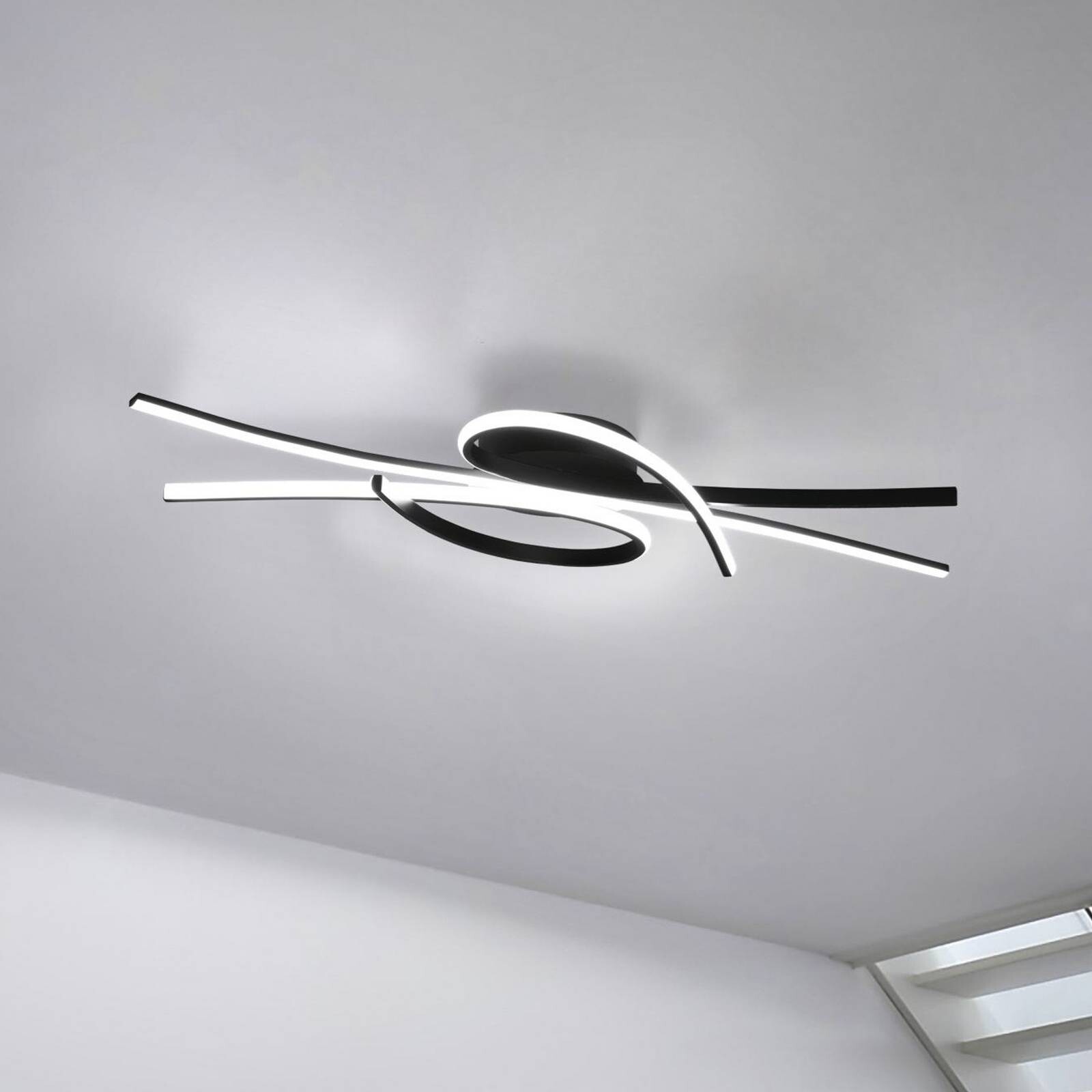 Stropné LED svetlo Biba, čierne, dĺžka 100 cm, kov, CCT