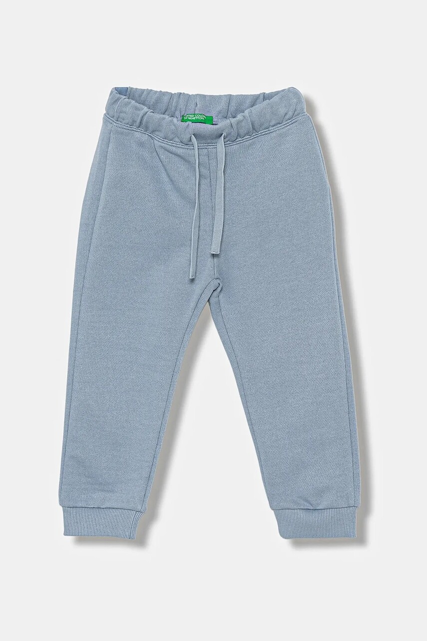 Detské bavlnené tepláky United Colors of Benetton modrá farba, jednofarebné, 3J68GF027