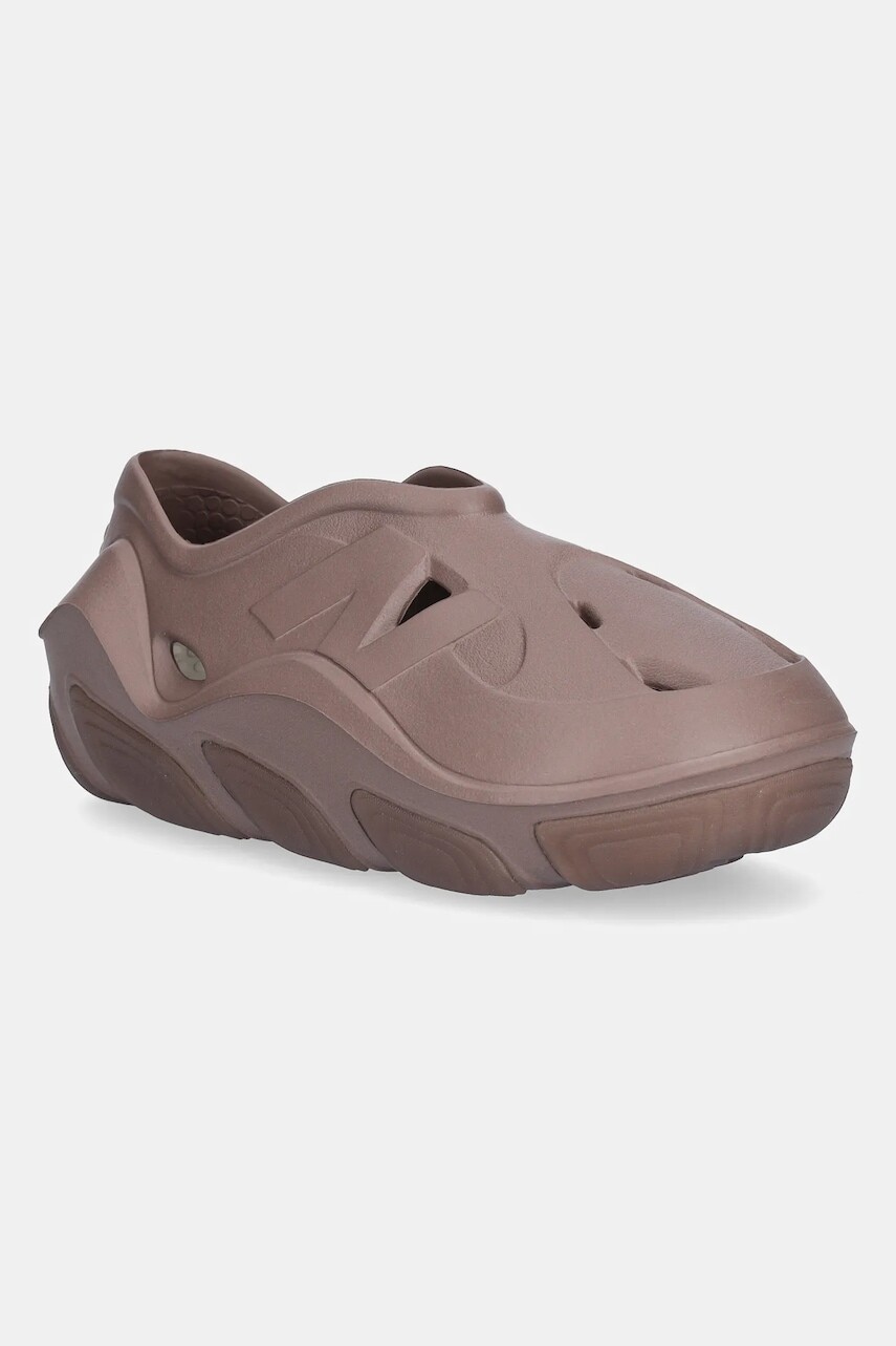 Šľapky New Balance RCVRY hnedá farba, RCVRYEES