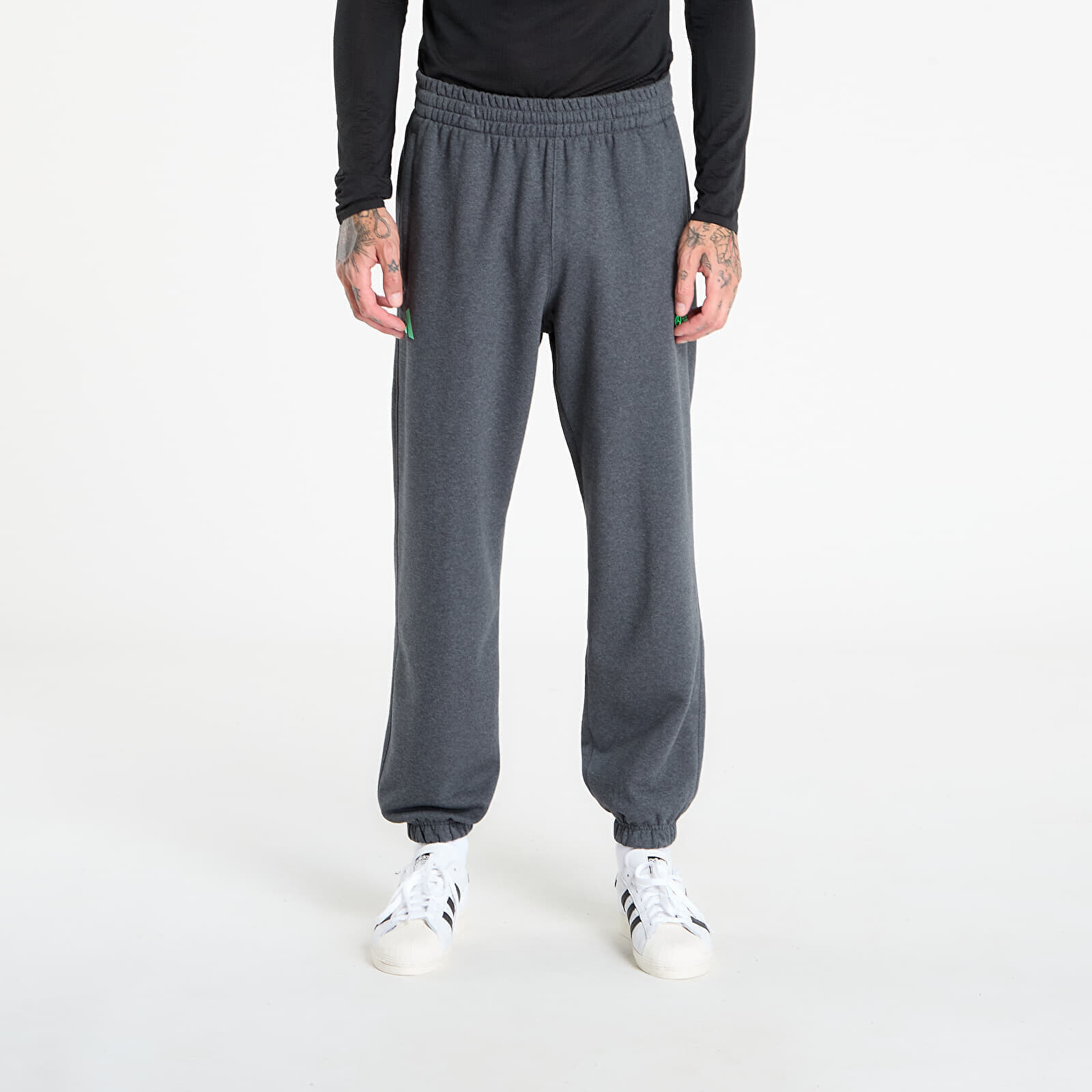 Kalhoty adidas Mercedes - AMG Petronas Formula One Team Premium Sweat Joggers Dark Grey Heather L
