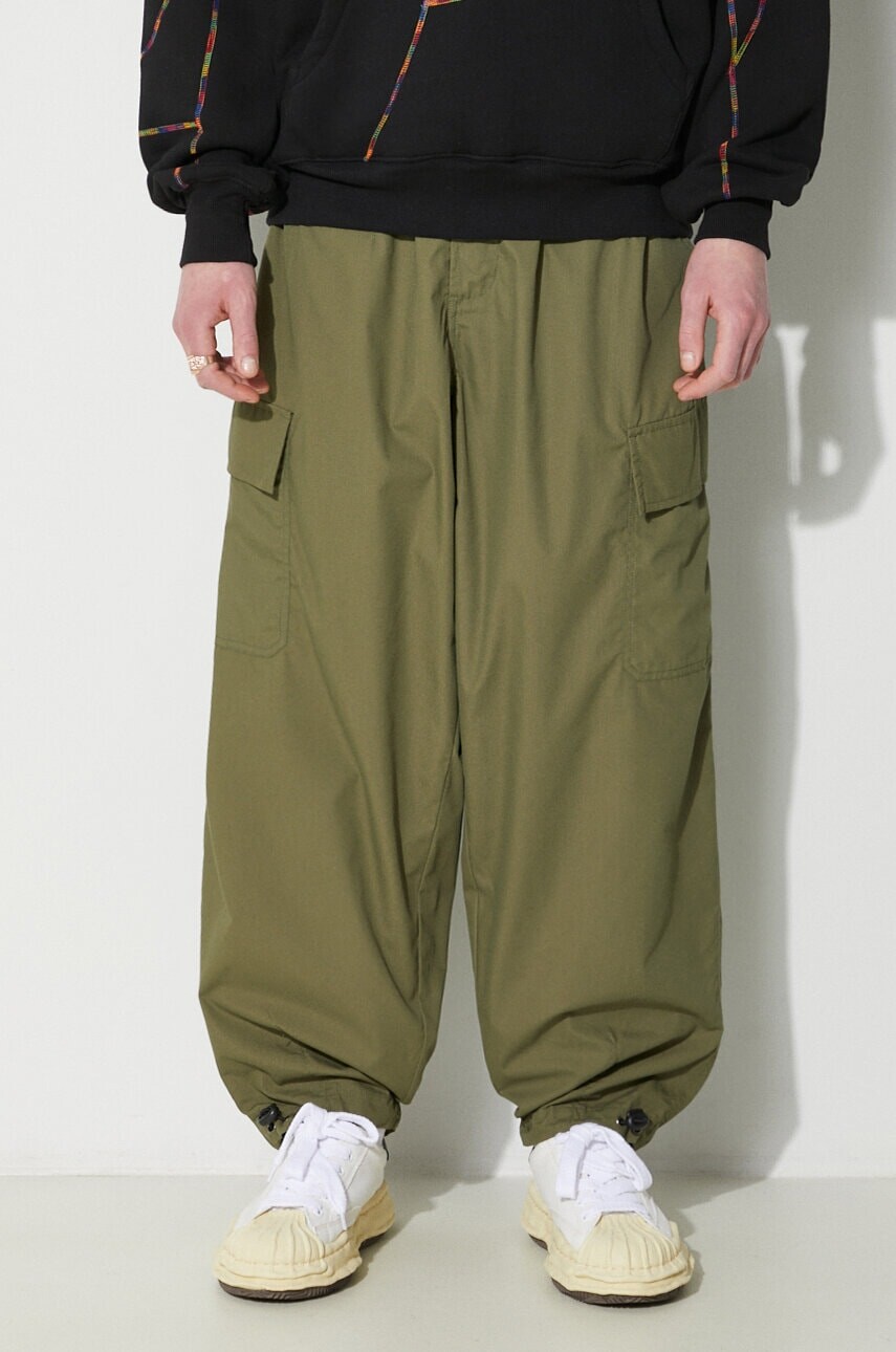 Nohavice Universal Works Loose Cargo Pant pánske, zelená farba, strih cargo, 30143.OLIVE