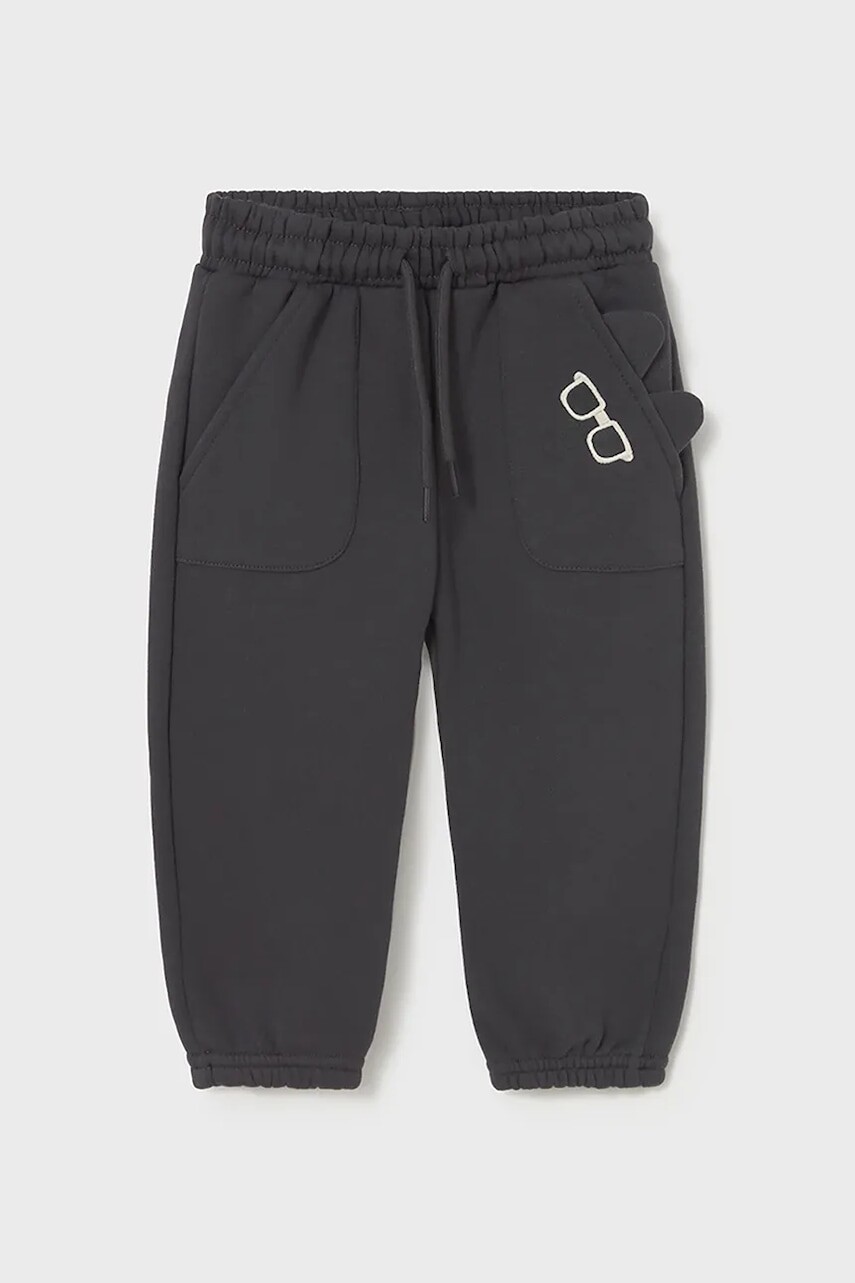 Detské tepláky Mayoral čierna farba, s nášivkou, 2504