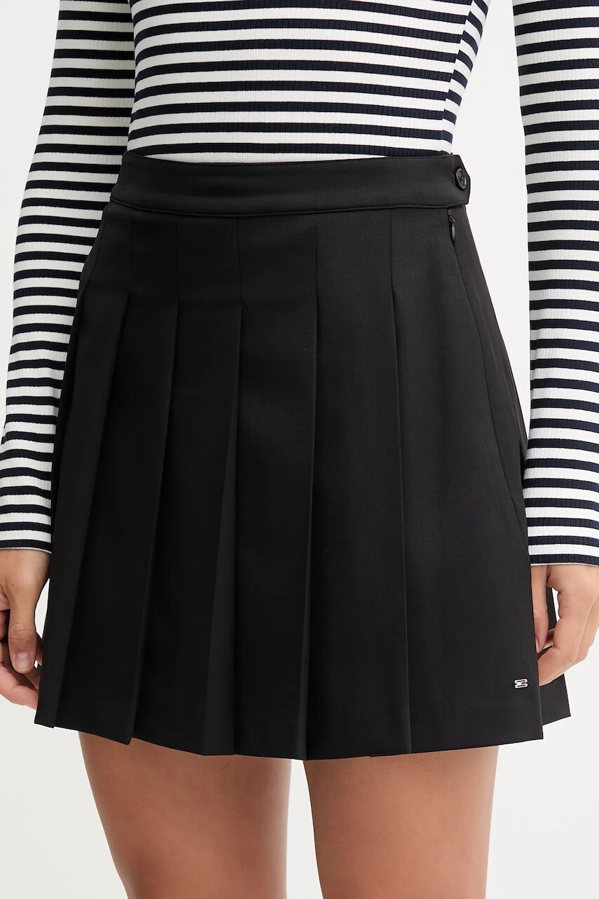 Vlnená sukňa Tommy Hilfiger čierna farba, mini, áčkový strih, WW0WW48354