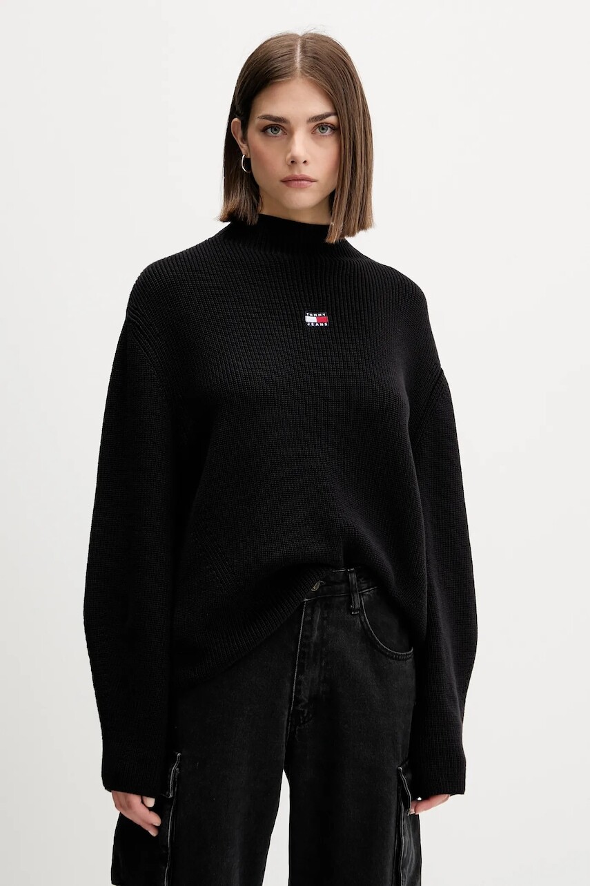 Bavlnený sveter Tommy Jeans čierna farba, s polorolákom, DW0DW21676