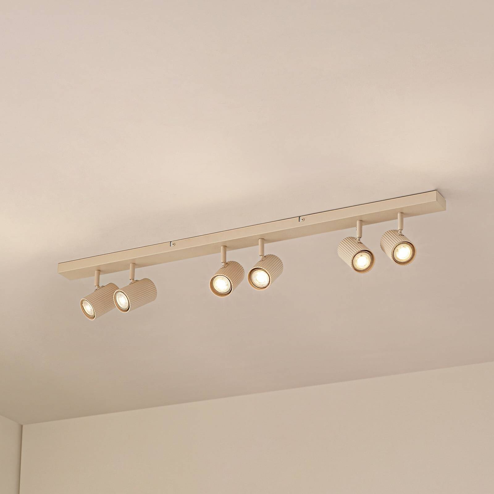 Lindby Nástenné svetlo Kardis, béžové, 6-pl., kov, GU10