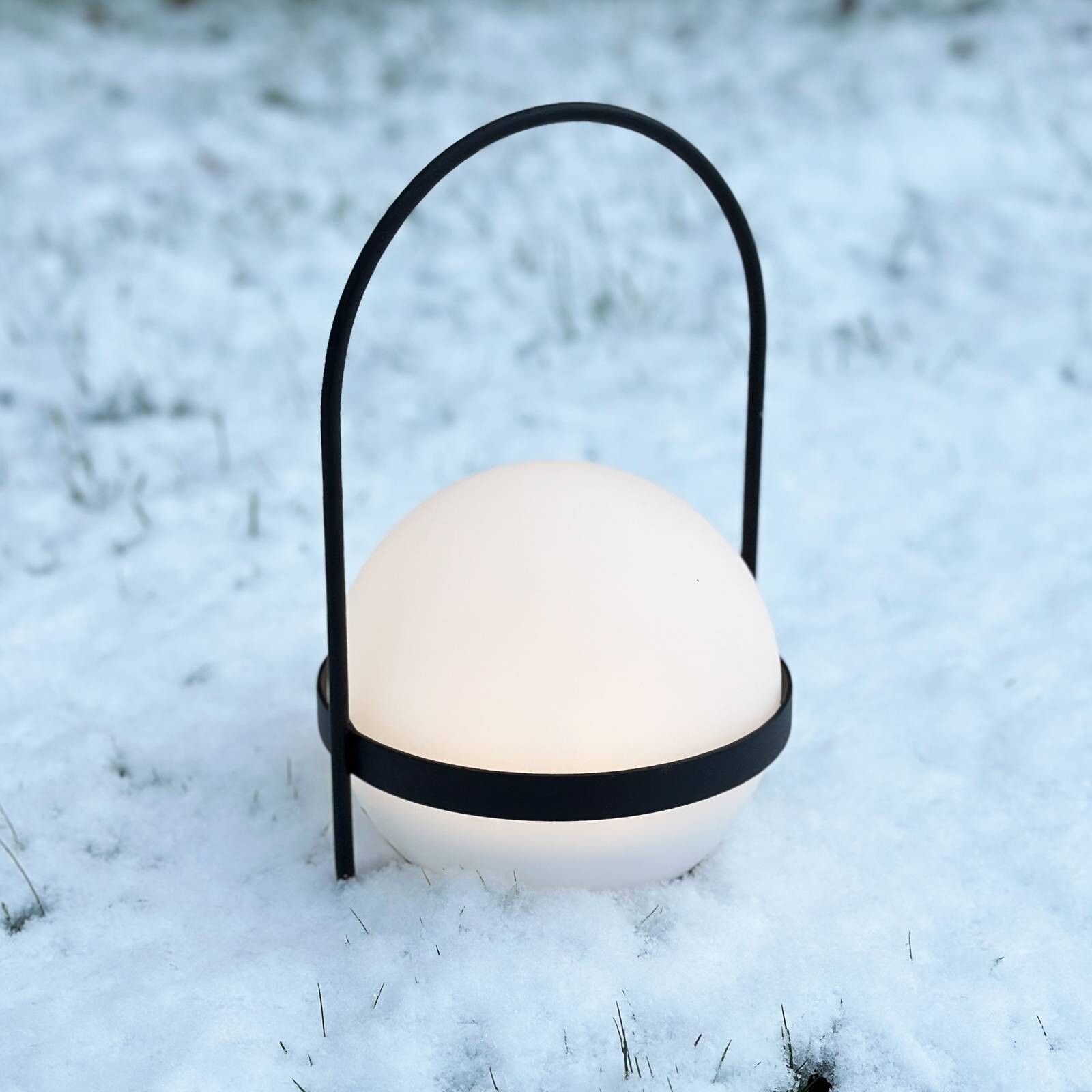 Dyberg Larsen LED solárna lampa Summer, biela/čierna výška 26 cm