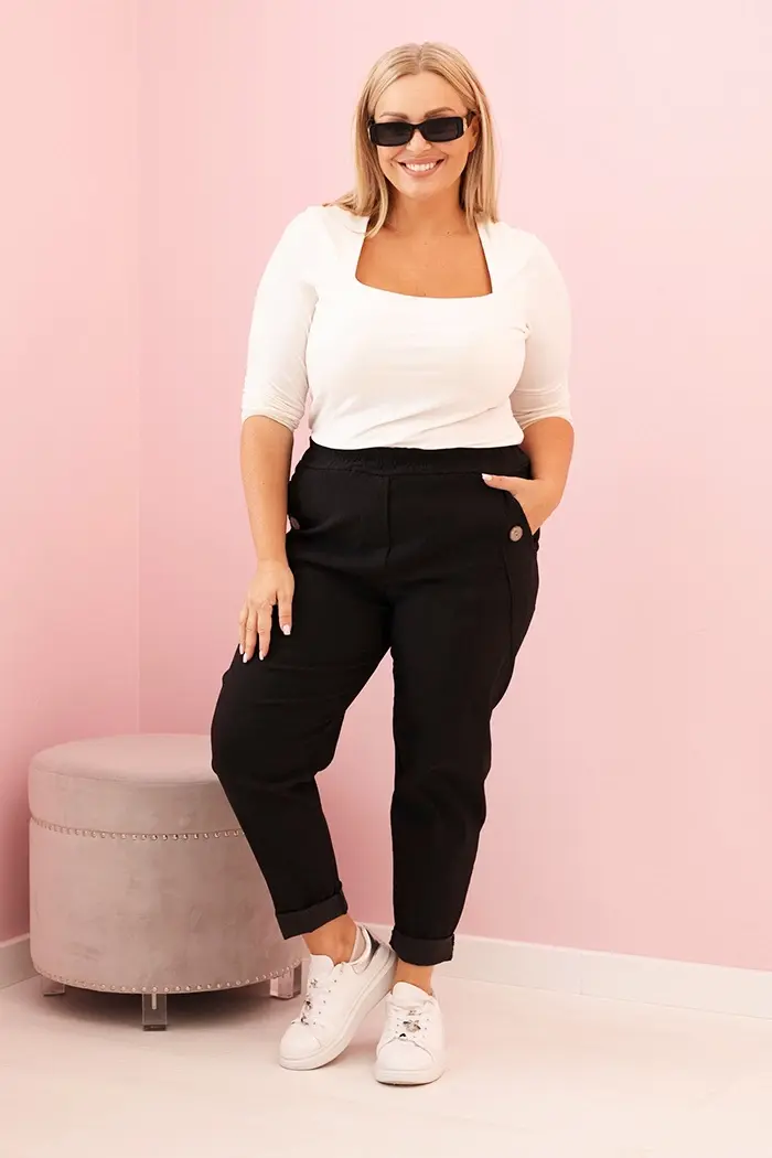 Kesi Włoski Dámske nohavice dekátované Plus Size s viskózou a gumou čierne
