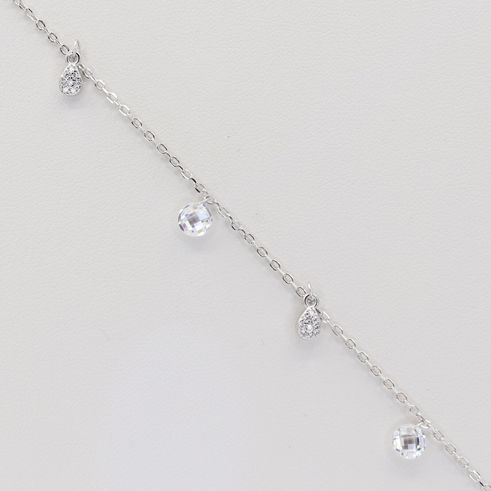 Strieborný náramok 113456