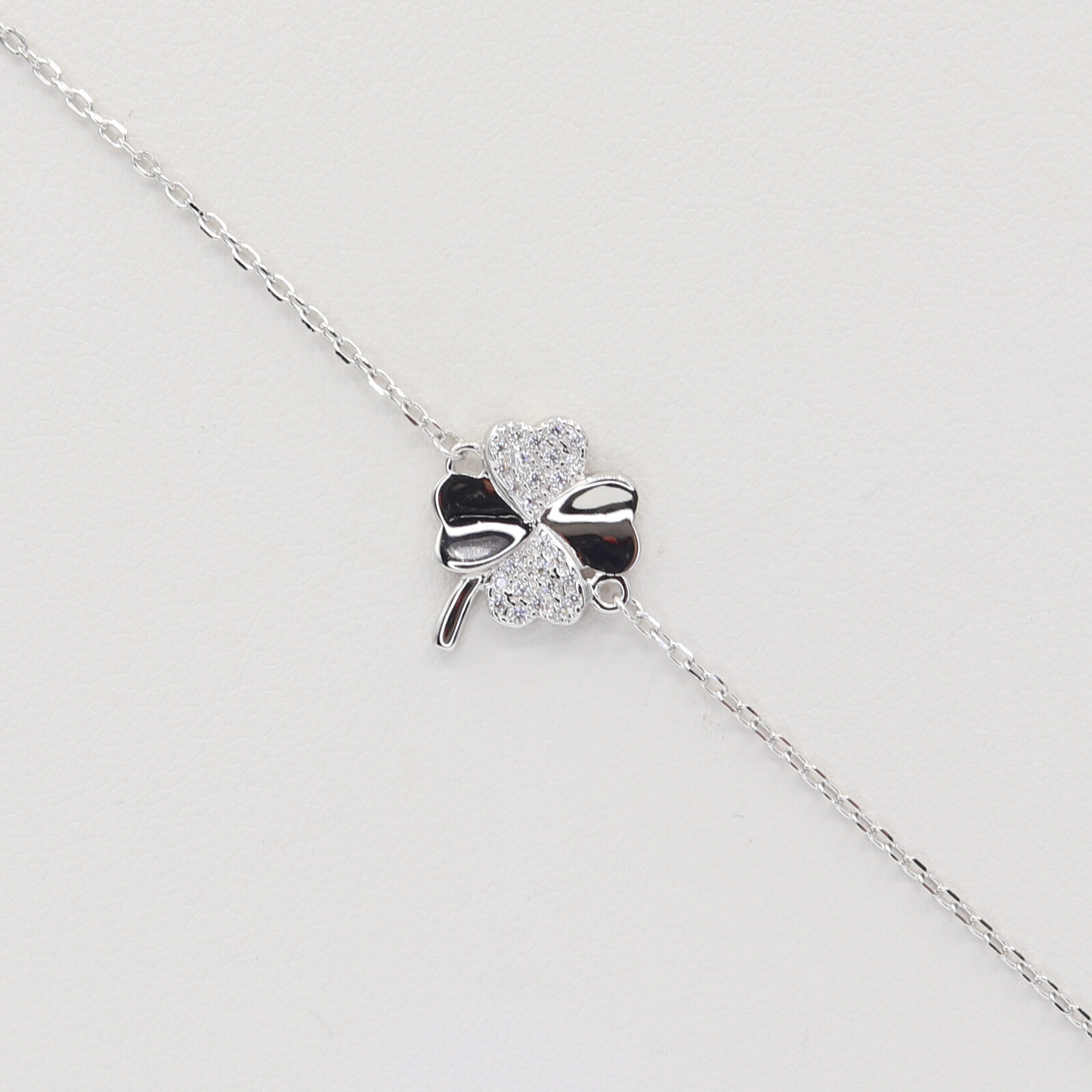 Strieborný náramok 113476