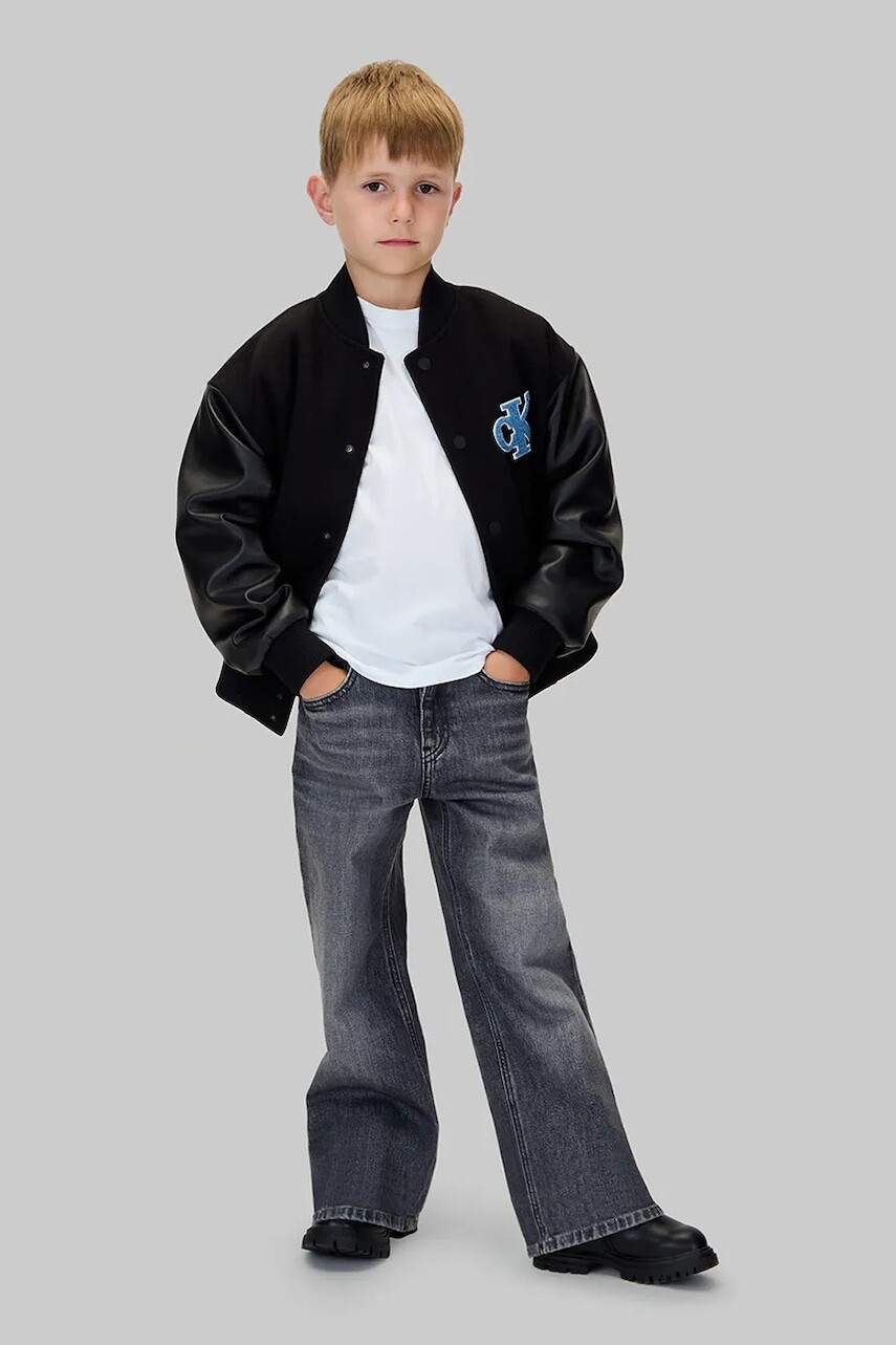 Detské rifle Calvin Klein Jeans SKATER MID IB0IB02550
