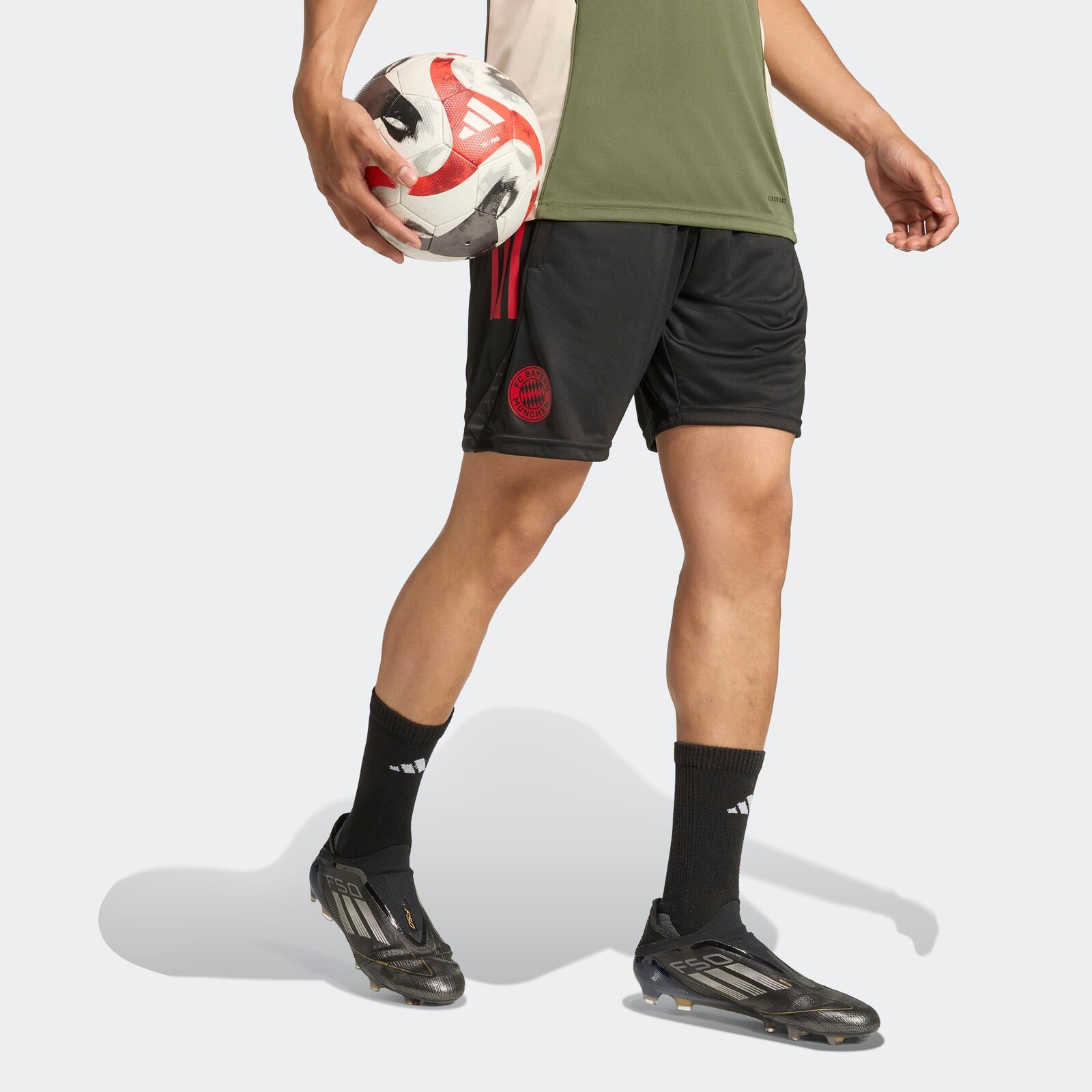 ADIDAS FC Bayern Mníchov 25/26 futbalové šortky