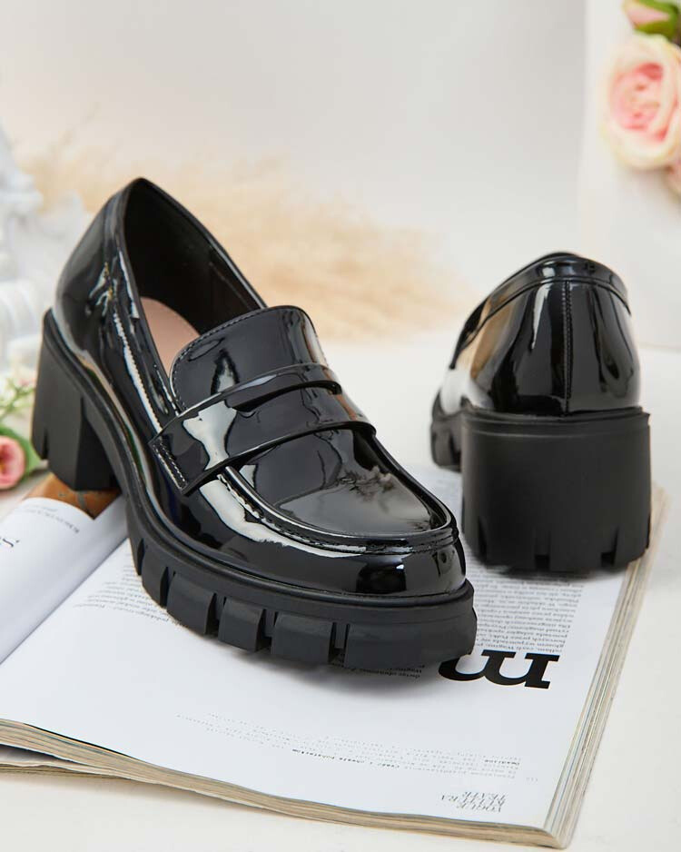 Resti Women's moccasins on a low post Denebel